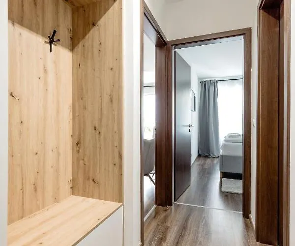 Walnut Tree * Budapesta