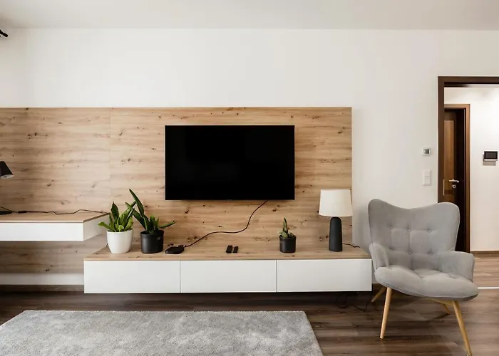 Walnut Tree * بودابست