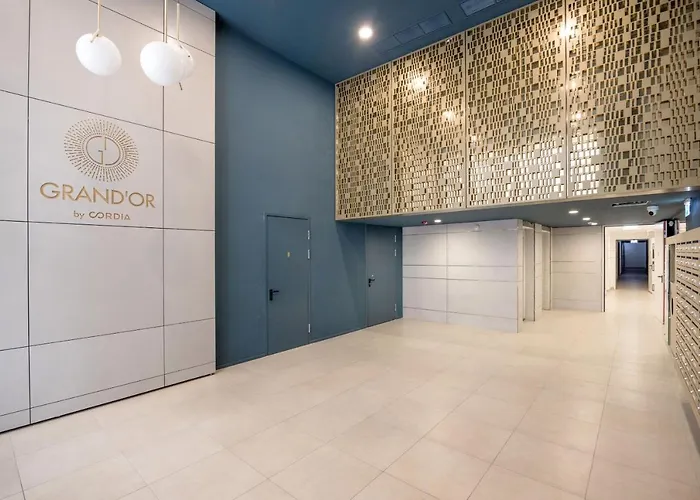 Walnut Tree بودابست